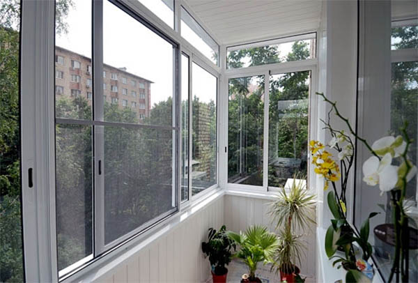 Недорогое остекление балконов и лоджий алюминиевым профилем от производителя окон Сергиев Посад