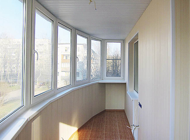 Замена холодного остекления на балконе на теплое Сергиев Посад